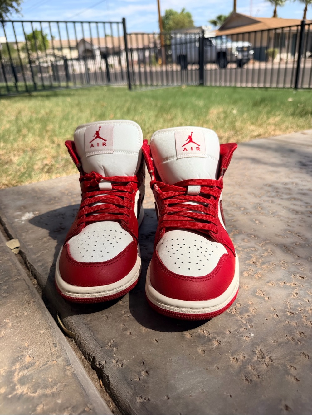 Jordan big kid 6.5 Air Jordan 1 Mid Womens "Red Cracked Leather"